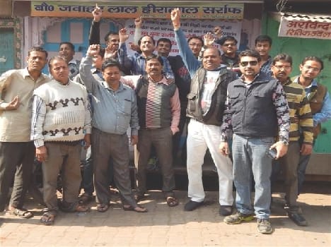 The center performance against keeping shops closed